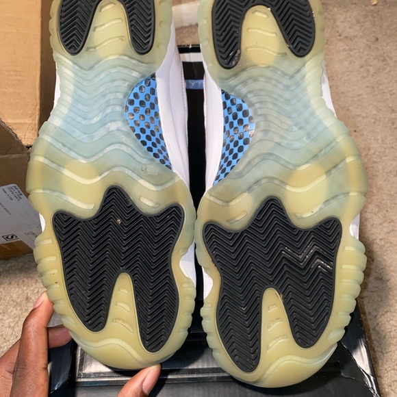 Jordan 11 Retro "Legend Blue" Size 9.5 - Picture 6 of 10